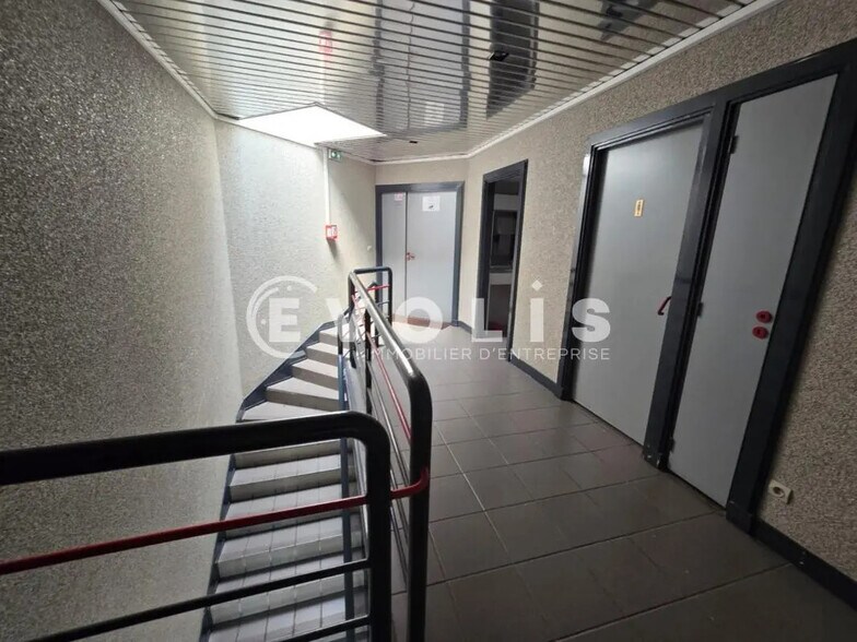 Bureau dans Massy à louer - Photo de l’immeuble – Image 2 sur 8