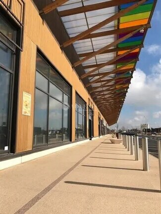 Plus de détails pour Local commercial à louer