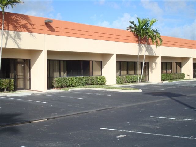 5400 S University Dr, Davie, FL à vendre - Photo de l’immeuble – Image 2 sur 10