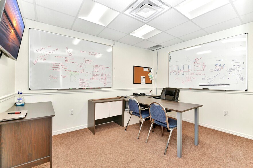 530 S Woodland Blvd, Deland, FL à vendre - Photo intérieure – Image 3 sur 21