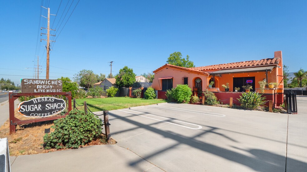 1741 Mentone Blvd, Mentone, CA à vendre - Photo de l’immeuble – Image 1 sur 41