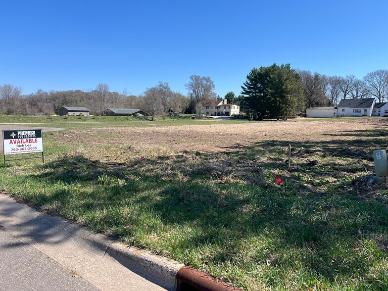 14961 Aberdeen St NE, Ham Lake, MN à vendre - Photo de l’immeuble – Image 2 sur 4