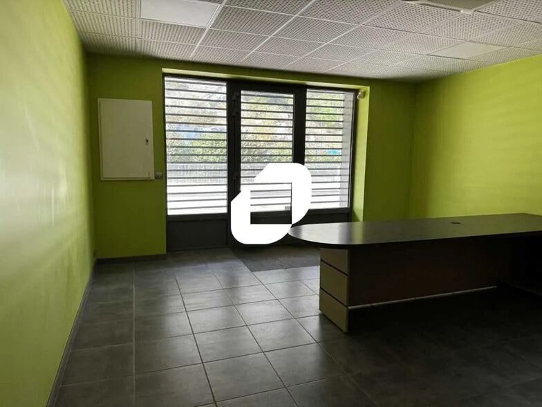 18 Avenue De La Falaise, Sassenage à louer - Photo de l’immeuble – Image 3 sur 7