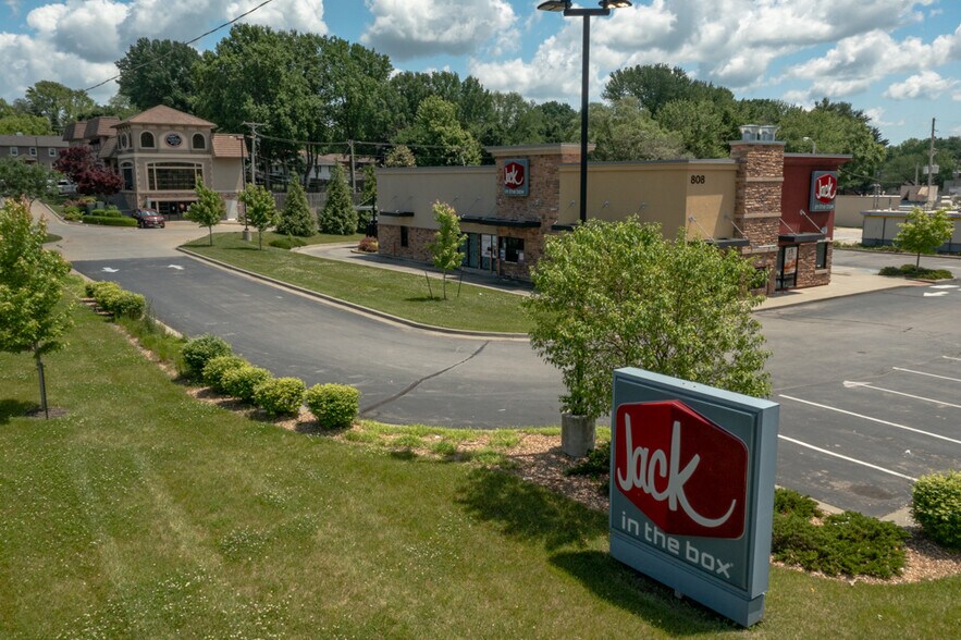 808 NW State Route 7, Blue Springs, MO à louer - Photo de l’immeuble – Image 2 sur 11