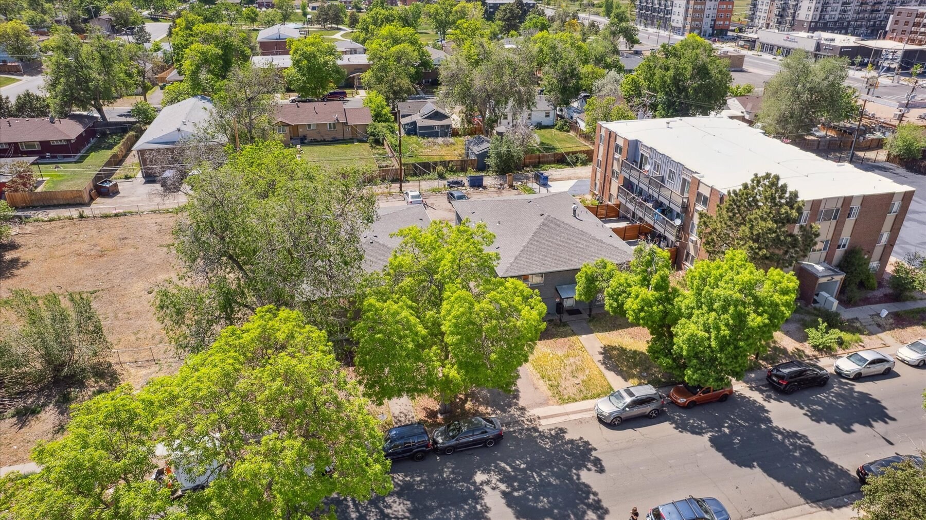 1923 Dallas St, Aurora, CO à vendre Aérien– Image 1 sur 43
