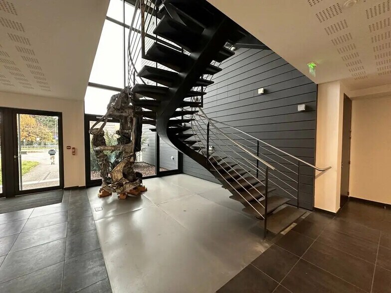 Bureau dans Strasbourg à louer - Photo de l’immeuble – Image 1 sur 6