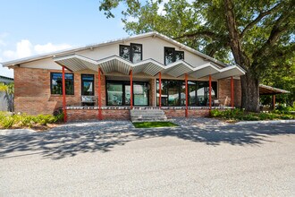 301 S Toulme St, Bay Saint Louis, MS à louer Photo de l’immeuble– Image 2 sur 13