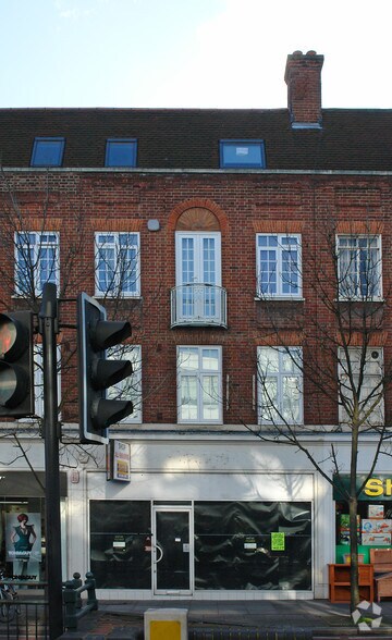 403 Upper Richmond Rd W, Londres à louer - Photo principale – Image 1 sur 1