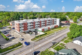 Plus de détails pour 4326 Hickman Rd, Des Moines, IA - Logement à vendre