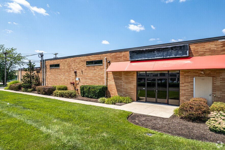 2080 Springdale Rd, Cherry Hill, NJ à louer - Photo de l’immeuble – Image 2 sur 9