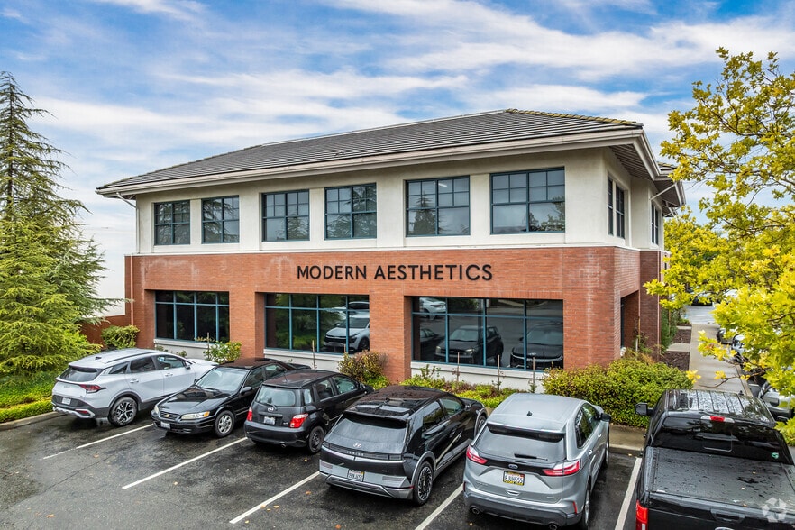 8735 Sierra College Blvd, Roseville, CA à louer - Photo principale – Image 1 sur 4