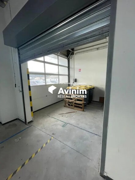 Industriel/Logistique dans Gonesse à louer - Photo de l’immeuble – Image 2 sur 8