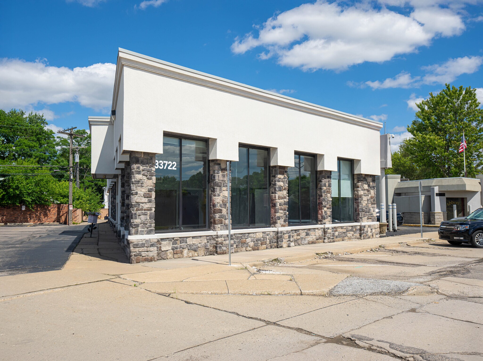 33722 Woodward Ave, Birmingham, MI à vendre Photo principale– Image 1 sur 5