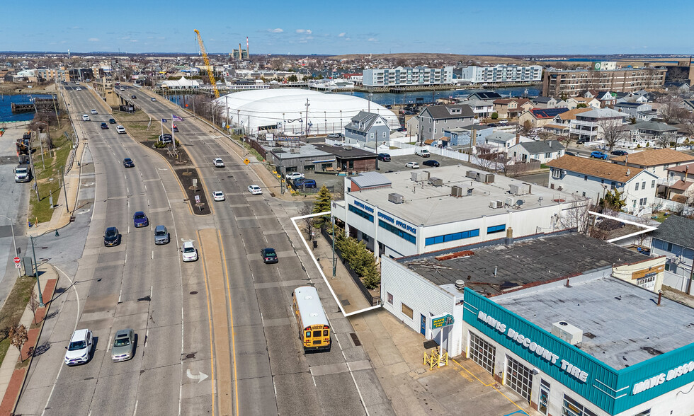 670 Long Beach Blvd, Long Beach, NY à vendre - Photo de l’immeuble – Image 2 sur 6