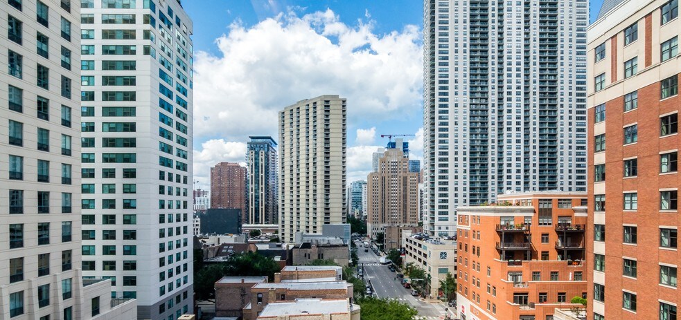 650 N Dearborn St, Chicago, IL à louer - Photo de l’immeuble – Image 2 sur 7