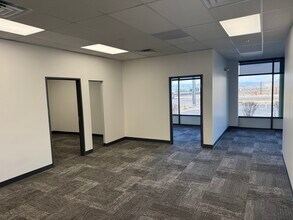 3700 Havana St, Denver, CO à louer Photo de l’immeuble– Image 2 sur 3