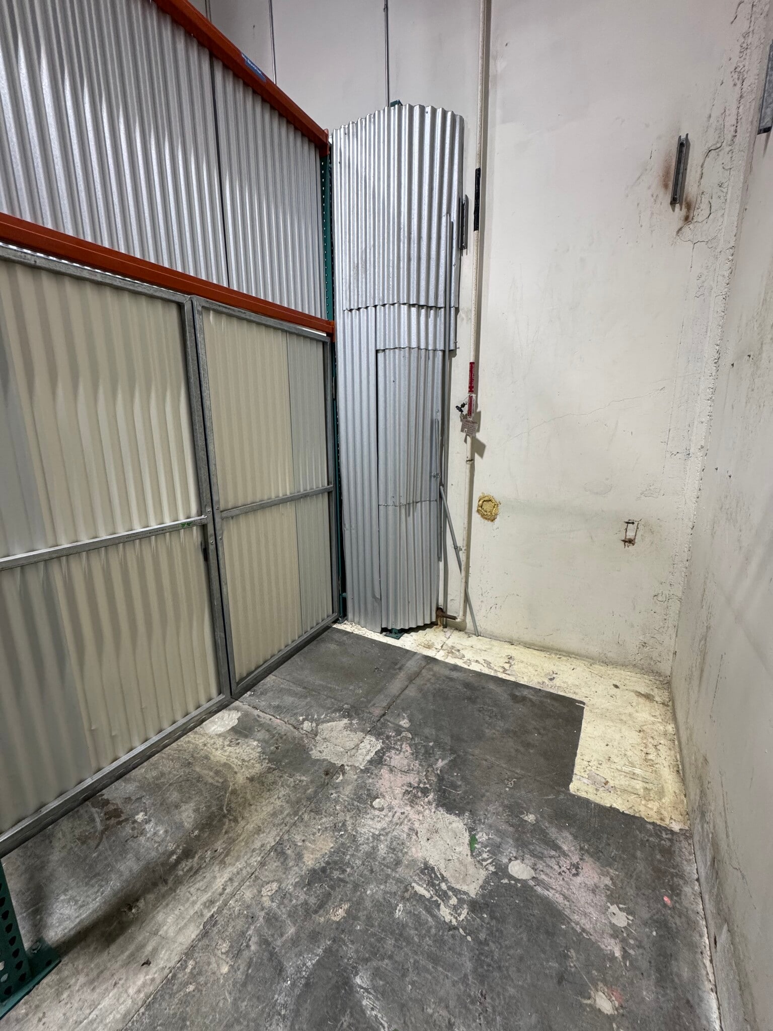 233 E Harris Ave, South San Francisco, CA à louer Photo intérieure– Image 1 sur 5