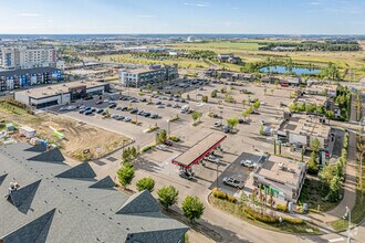 8005 Emerald Dr, Sherwood Park, AB - VUE AÉRIENNE  vue de carte - Image1