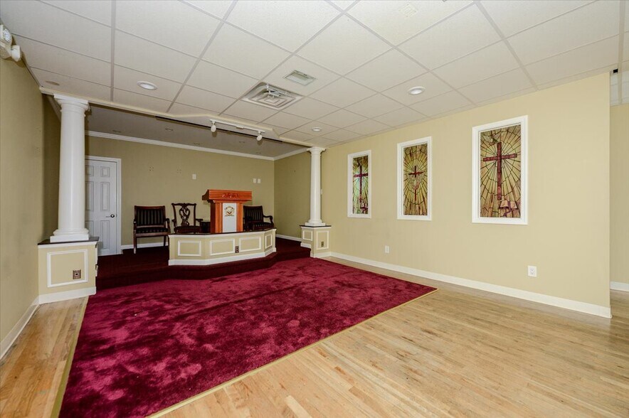 32-38 Roosevelt Ave, Valley Stream, NY à louer - Photo de l’immeuble – Image 3 sur 7