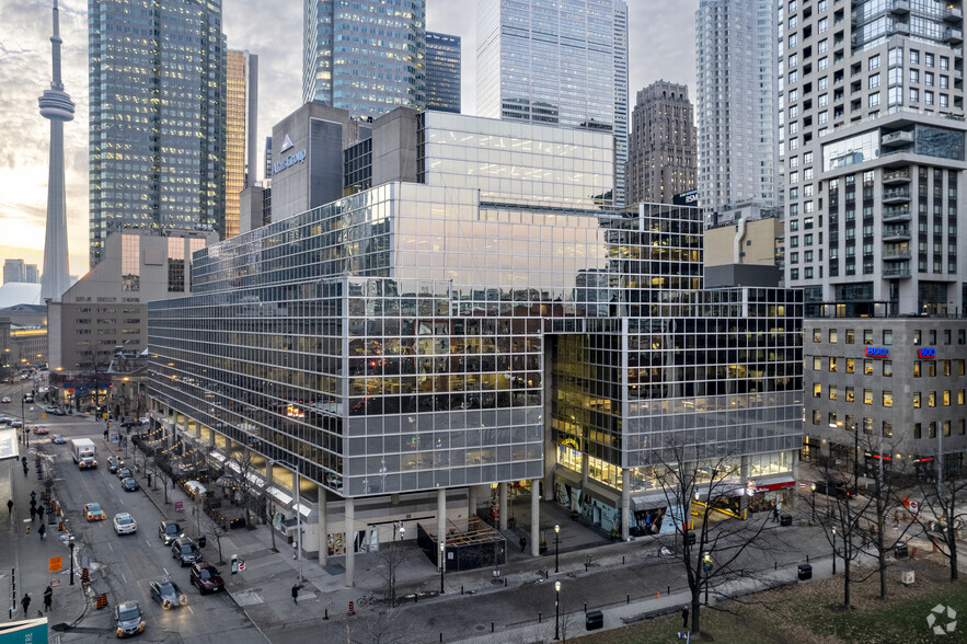 33 Yonge St, Toronto, ON à louer - Photo de l’immeuble – Image 2 sur 4