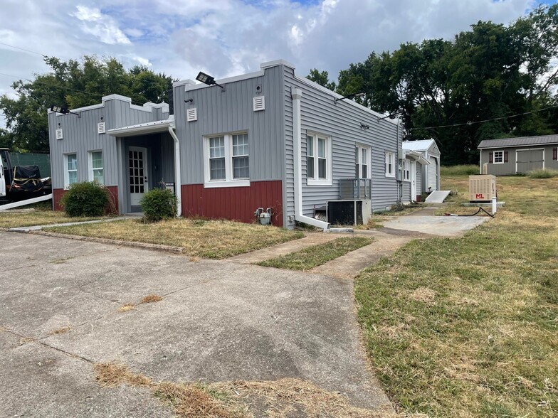 303 Bridgeway Ave, Old Hickory, TN à vendre - Photo de l’immeuble – Image 1 sur 13