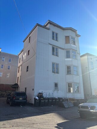 Plus de détails pour 56 Knox St, Lewiston, ME - Santé à vendre