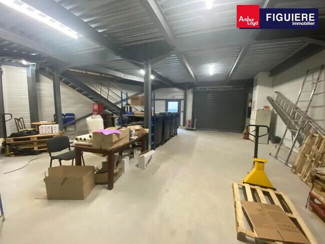 Plus de détails pour Bureau, Local d'activités à louer