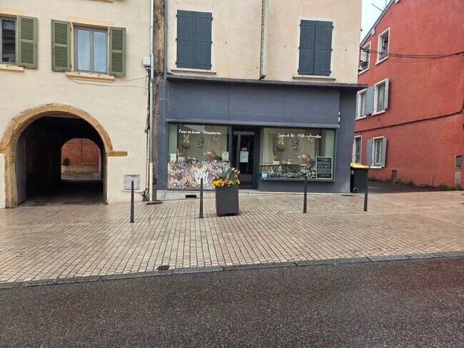 Plus de détails pour Local commercial à louer