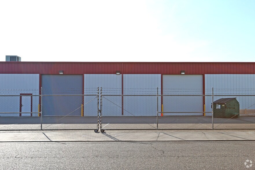 4065 E Therese Ave, Fresno, CA à vendre - Photo de l’immeuble – Image 3 sur 14