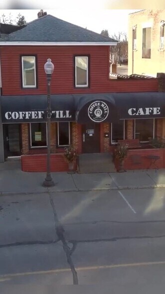 256 S Main St, Zumbrota, MN à vendre - Vidéo sur l’annonce professionnelle – Image 2 sur 7