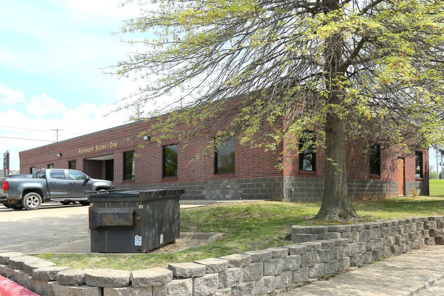 101 Parkwood St, Lowell, AR à vendre - Photo de l’immeuble – Image 3 sur 18