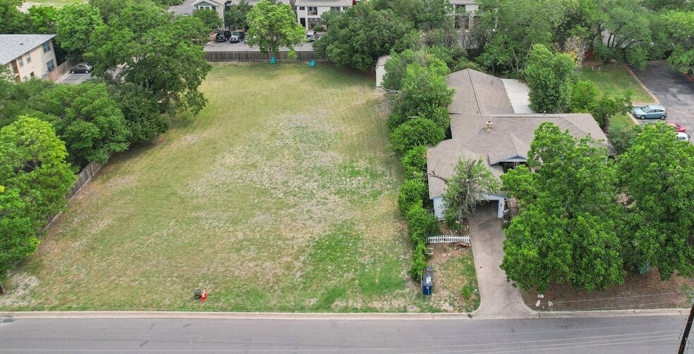 2012 Cullen Ave, Austin, TX à vendre - Photo de l’immeuble – Image 3 sur 21