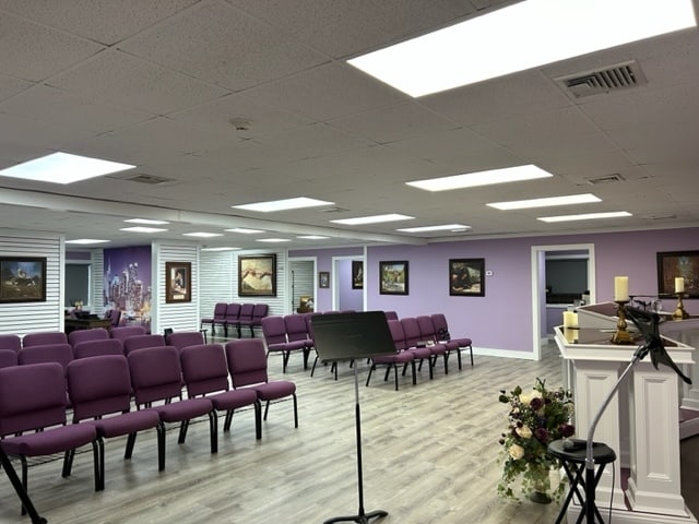 4474 Middle Country Rd, Calverton, NY à louer - Photo intérieure – Image 2 sur 20