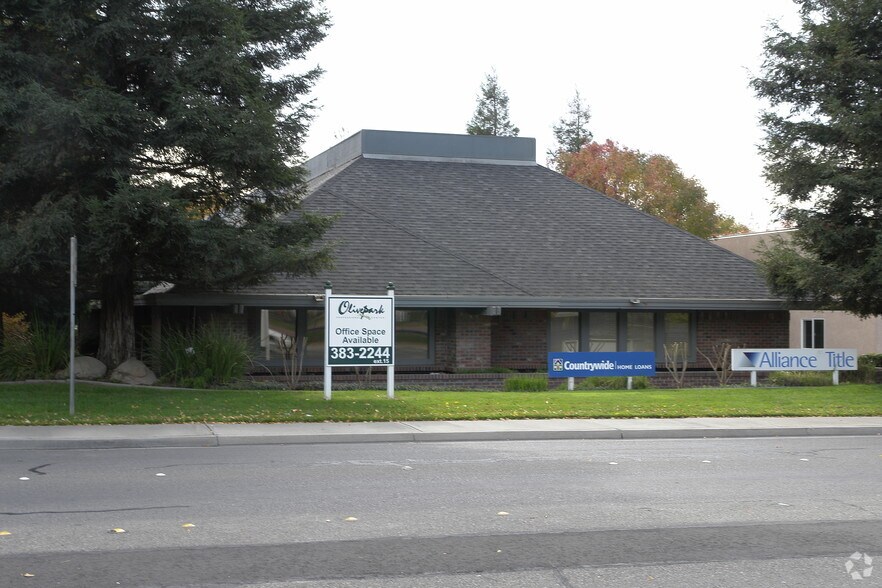 550-584 E Bellevue Rd, Atwater, CA à louer - Photo de l’immeuble – Image 2 sur 5