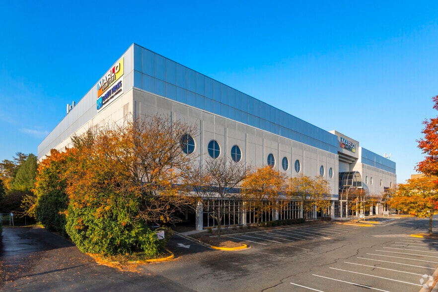 725 Rockville Pike, Rockville, MD à louer - Photo de l’immeuble – Image 1 sur 6