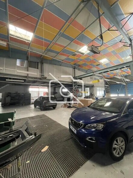 Local d’activités dans Brétigny-sur-Orge à louer - Photo de l’immeuble – Image 2 sur 5