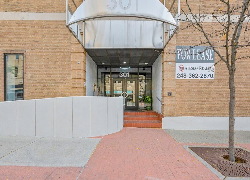 301-303 W 4th St, Royal Oak, MI à louer - Photo de l’immeuble – Image 3 sur 14