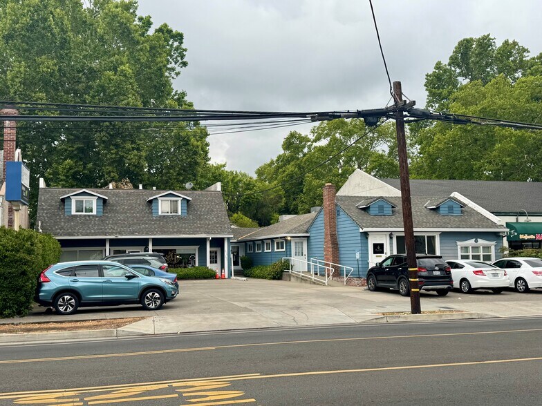 3010 Freeport Blvd, Sacramento, CA à vendre - Photo de l’immeuble – Image 3 sur 8