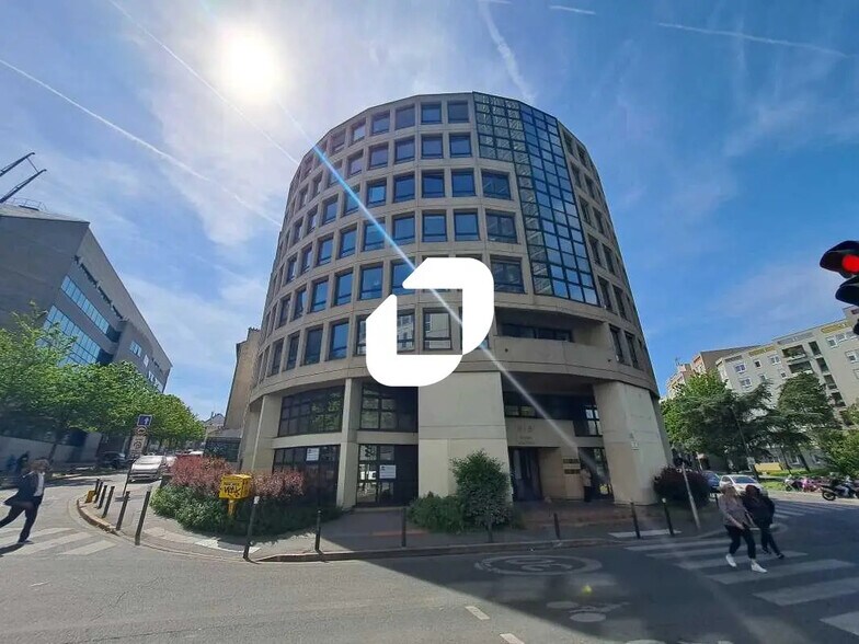 Bureau dans Montreuil à louer - Photo de l’immeuble – Image 2 sur 8