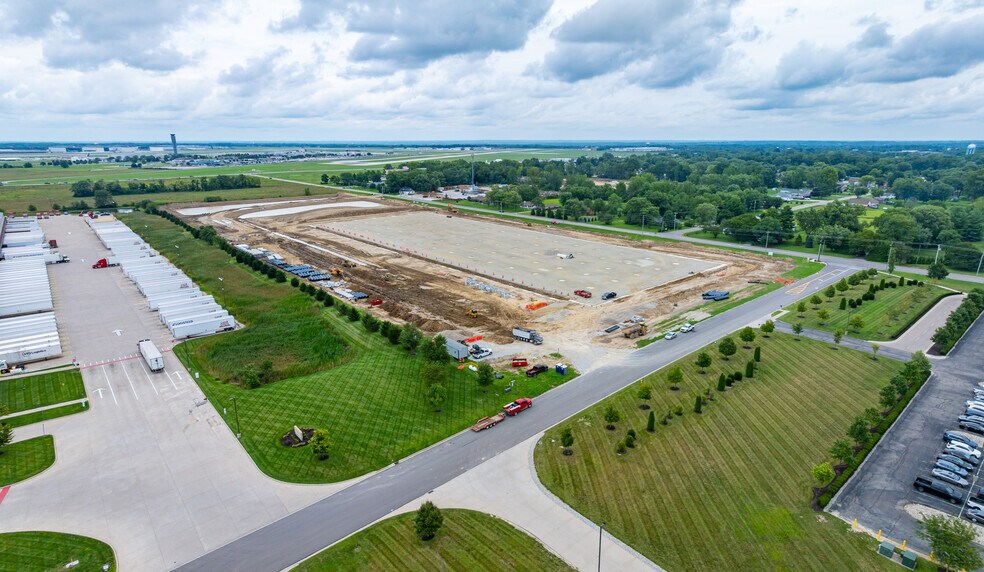 9085 Peters Pike, Vandalia, OH à louer - Photo de la construction – Image 2 sur 5