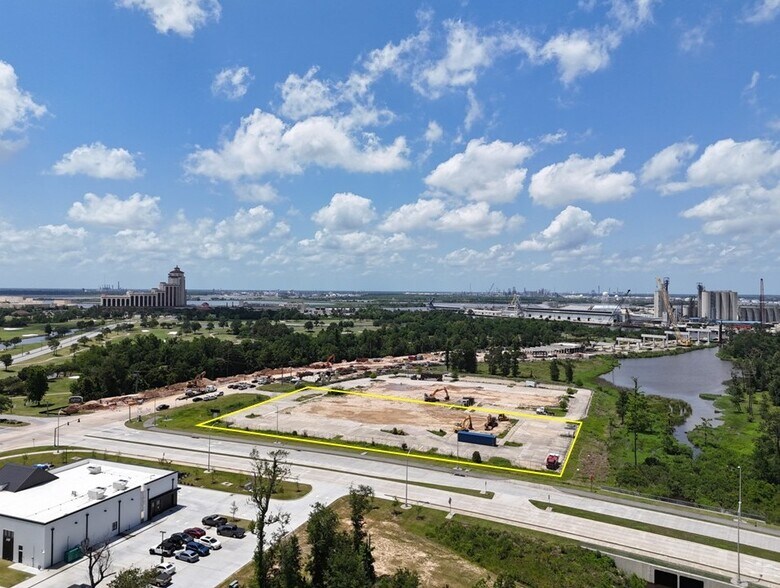 2995 Lauberge Ave, Lake Charles, LA à vendre - Photo de l’immeuble – Image 2 sur 2