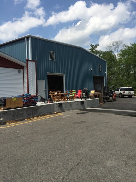 3120 Lexington Ave, Mohegan Lake, NY à vendre - Photo principale – Image 2 sur 8