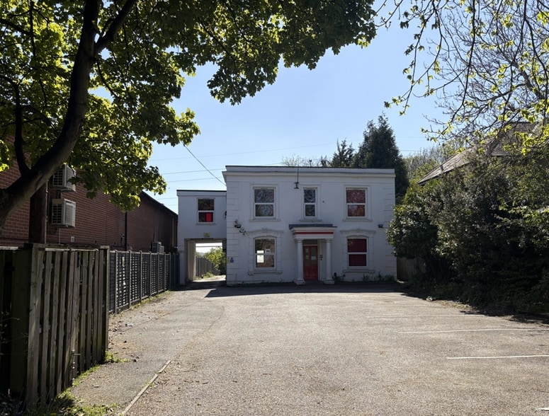 158 Millbrook Rd E, Southampton à louer - Photo principale – Image 1 sur 2