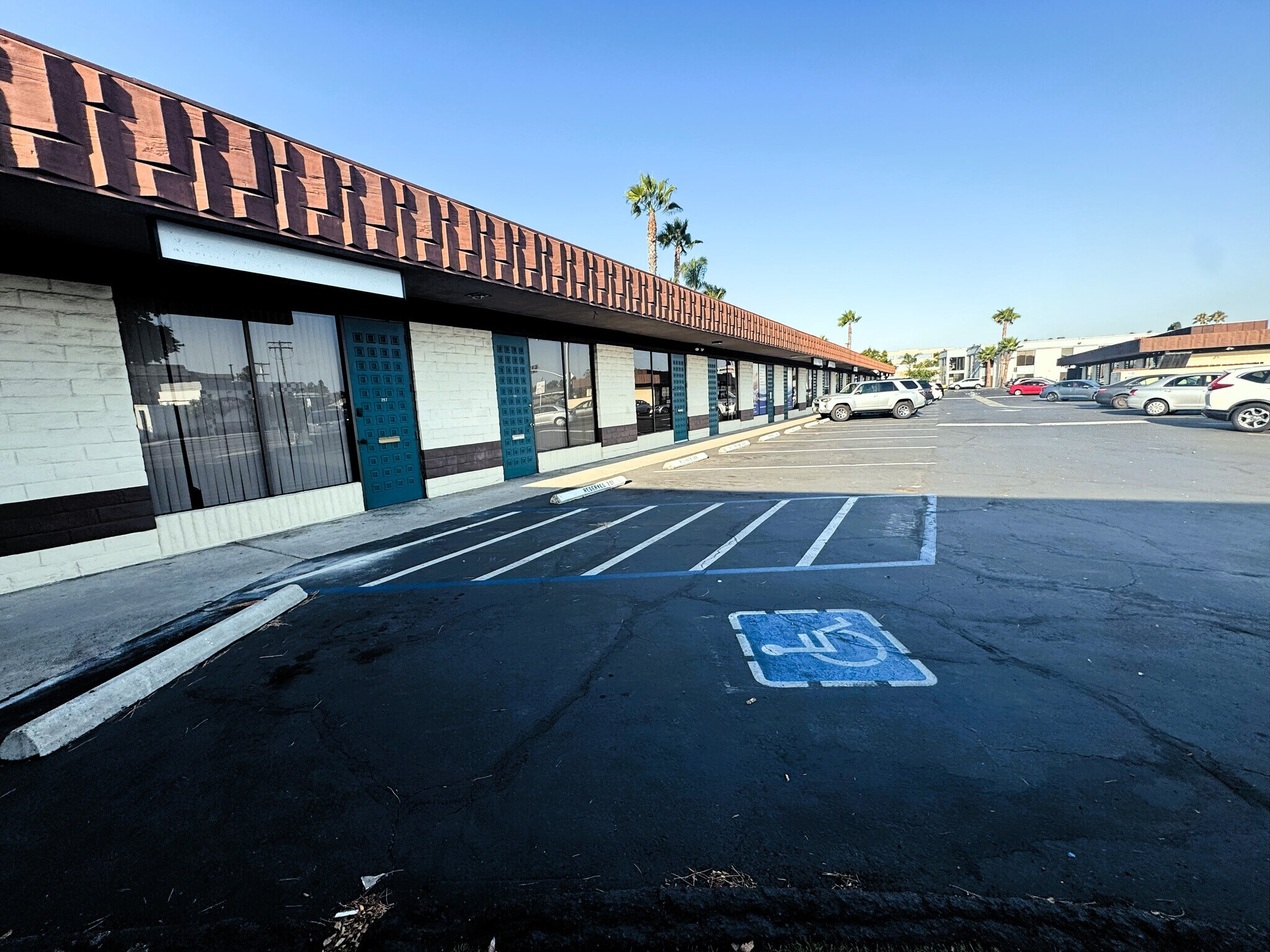 7400 El Cajon Blvd, La Mesa, CA à louer Photo de l’immeuble– Image 1 sur 4