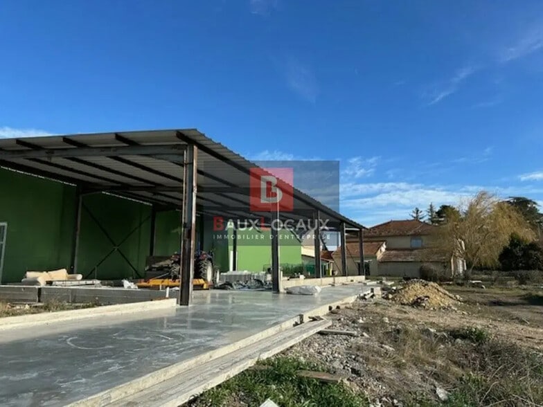 Local d’activités dans Caumont-sur-Durance à louer - Photo de la construction – Image 2 sur 5