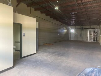 Plus de détails pour 4260 N Boulevard, Edmond, OK - Industriel/Logistique à louer