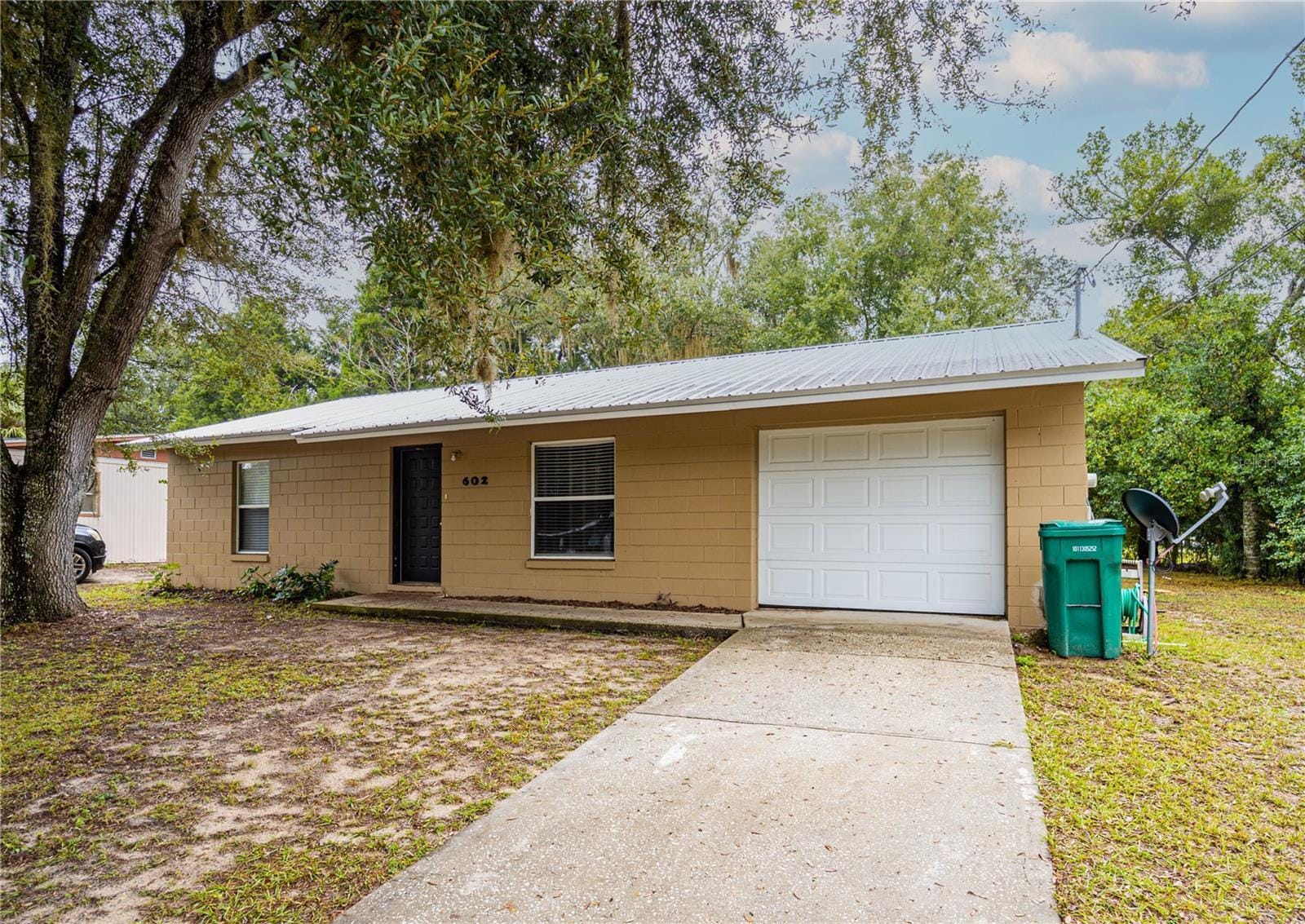 602 Pleasantdale Dr, Wildwood, FL à vendre Photo principale– Image 1 sur 2