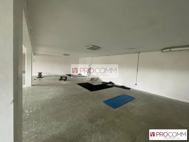 Local d’activités dans Chartres à louer - Photo intérieure – Image 2 sur 3