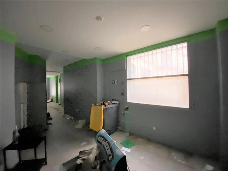 Local commercial dans Paris à louer - Photo de l’immeuble – Image 3 sur 7