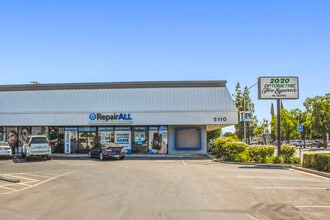 5130 N Blackstone Ave, Fresno, CA à louer Photo de l’immeuble– Image 1 sur 2